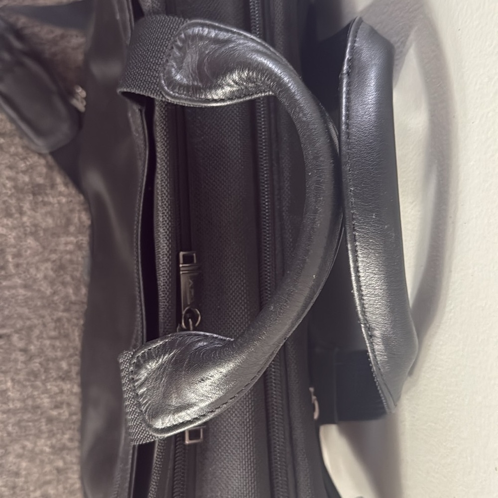 Very Good Condition Tumi Alpha Expandable Organiz… - image 4